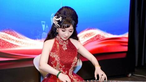 青年古筝演奏家全芷漪亮相比利时前首相伊夫·莱特姆上海私享会 国乐雅韵奏响中外文化交流新声