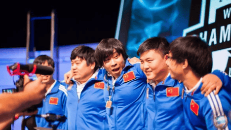 tabe采访回忆老皇族，中单真的跟faker五五开，uzi经常说自己很菜