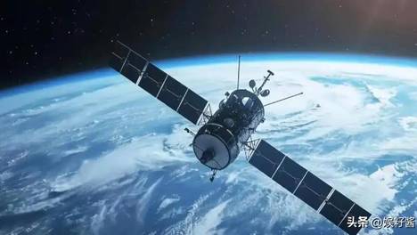 曾两次逼停中国空间站，又弄4400颗卫星包围中国空间站，是想干啥