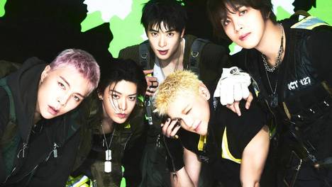 NCT 127凭借主打曲《Blingy》展现炽烈火焰般存在感！化身“Neo飞行员战队”掠过首尔摩天大楼震撼视觉引热议