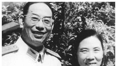 1938年，警卫员发现一个行为反常的妇女，问询后发现其身份不一般