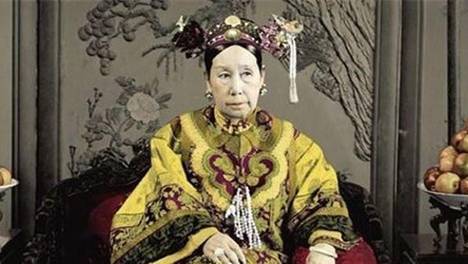 慈禧西逃向乔家借十万两，问乔家：要什么赏？乔家：我只要4个字