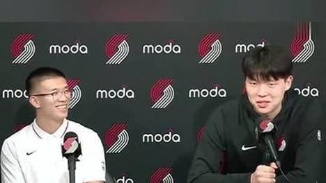 杨瀚森“中式英语”逗笑全场！“伸手不打笑脸人”解释的太到位了