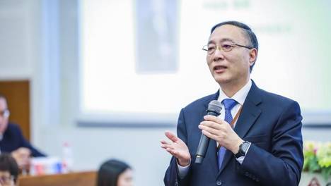 刷几天国际新闻，很容易产生一种错觉：中美紧张，中日紧张，中英紧张，中加紧张，中印紧张，中韩紧张，中欧也紧张，仿佛中国每天醒来，都要面对一张新的“压力清单”。 但把截至2026年9月9日的消息放在一起看，现实并不是“朋友越来越少”这么简单。更准确的说法是，国家之间正在进入一种更复杂的相...