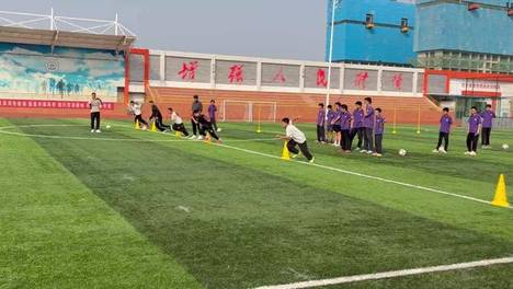 背靠大树好乘凉——精英未来足球俱乐部、精英新华中学联合开启队员选拔