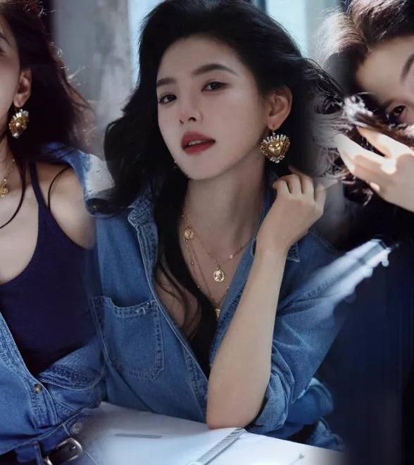 章若楠穿牛仔套装文艺复古，满是明媚的少女气息