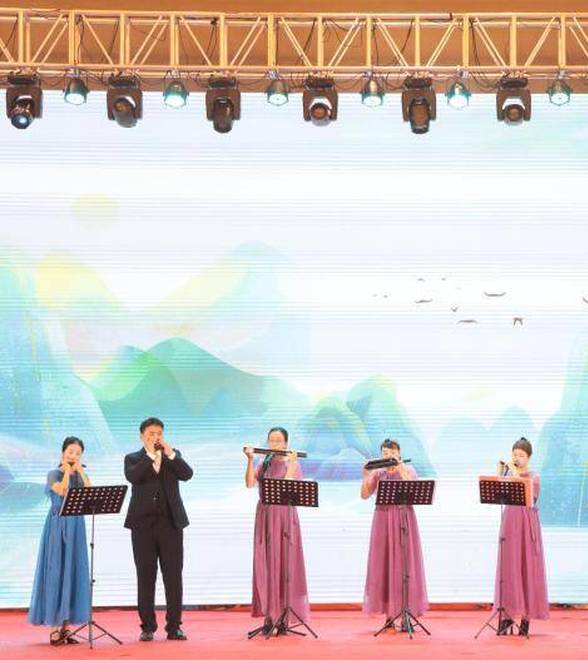 闽台同胞同台演绎节目共迎中秋佳节
