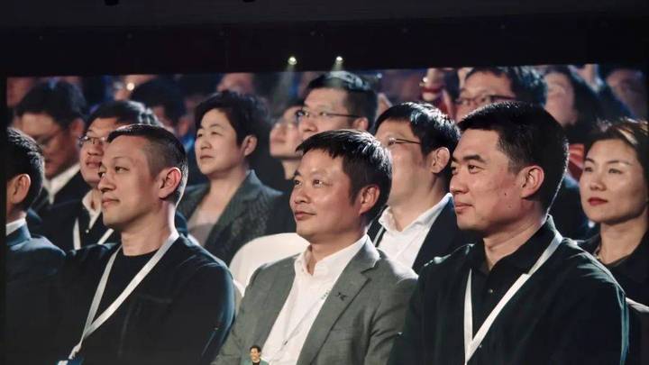 雷军直接杀疯，蔚小理怎么办？