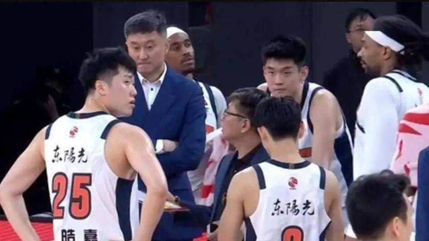 曝广东男篮内线补强，900万签下季后赛场均6.5分悍将，朱芳雨又现神操作