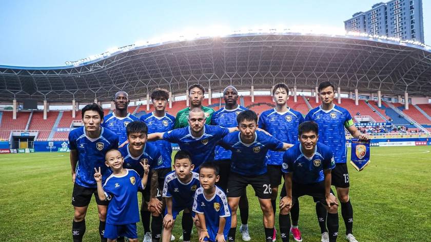 中甲大连鲲城2-2陕西联合图片分享，穆谢奎机敏破僵，崔明安传射建功