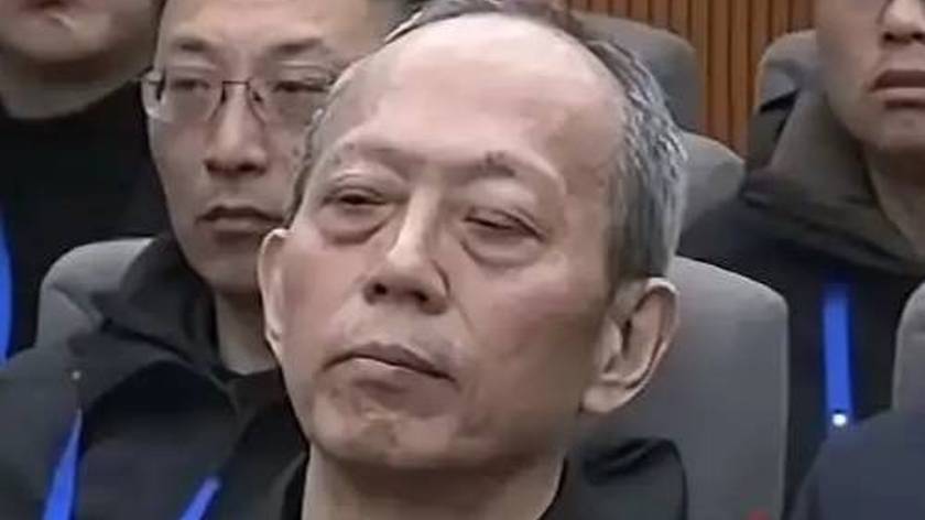 中国体坛重创！苟仲文落马背后，女排黄金一代为何被他亲手毁掉？