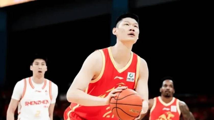 广厦3核心点太强悍！胡金秋孙铭徽锁关键球，布朗奠定得分基本盘