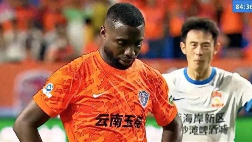 从1-0到2-3！玉昆球迷破防：盯人不盯球、绝平差口气，亚冠梦碎了