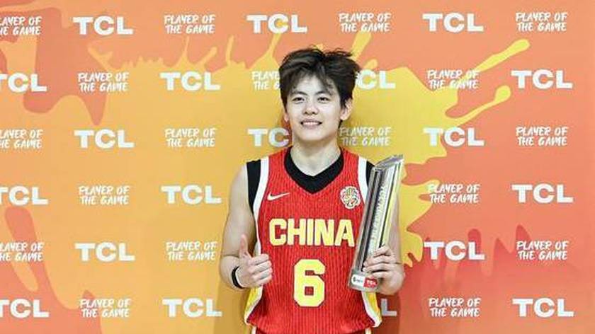 杨舒予荣获全场最佳球员 能突能传盘活中国女篮