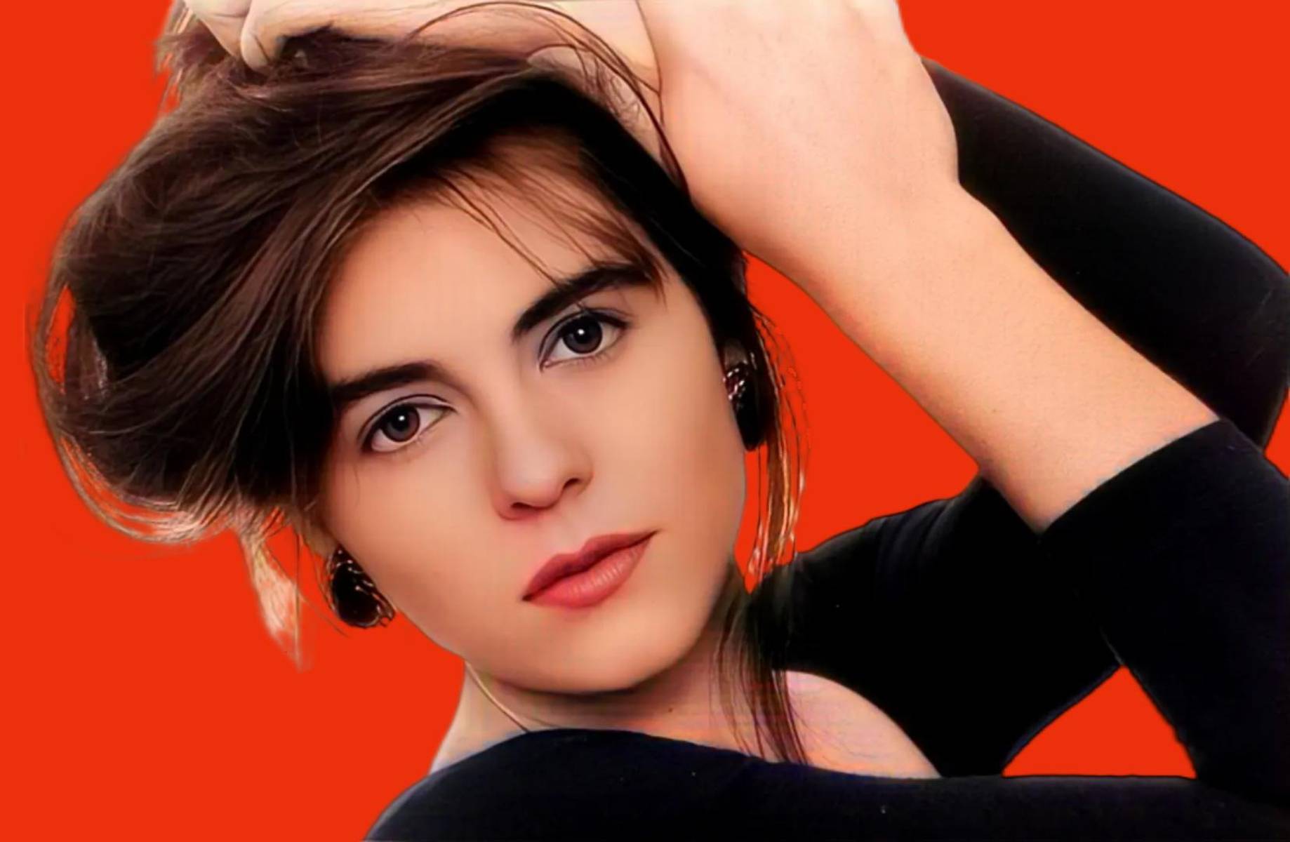 伊丽莎白赫莉荣膺全球最性感女人第一看看啥样