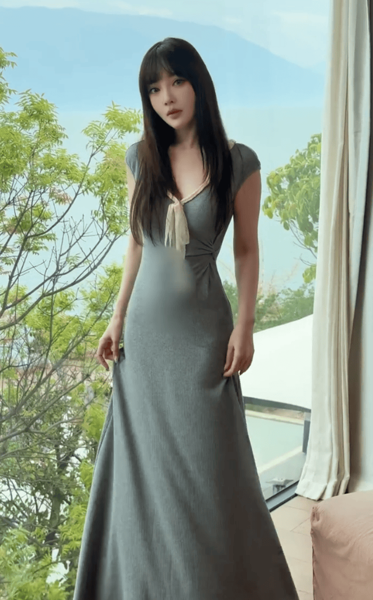 李小璐去云南大理旅游！打扮靓丽娇俏少女感十足