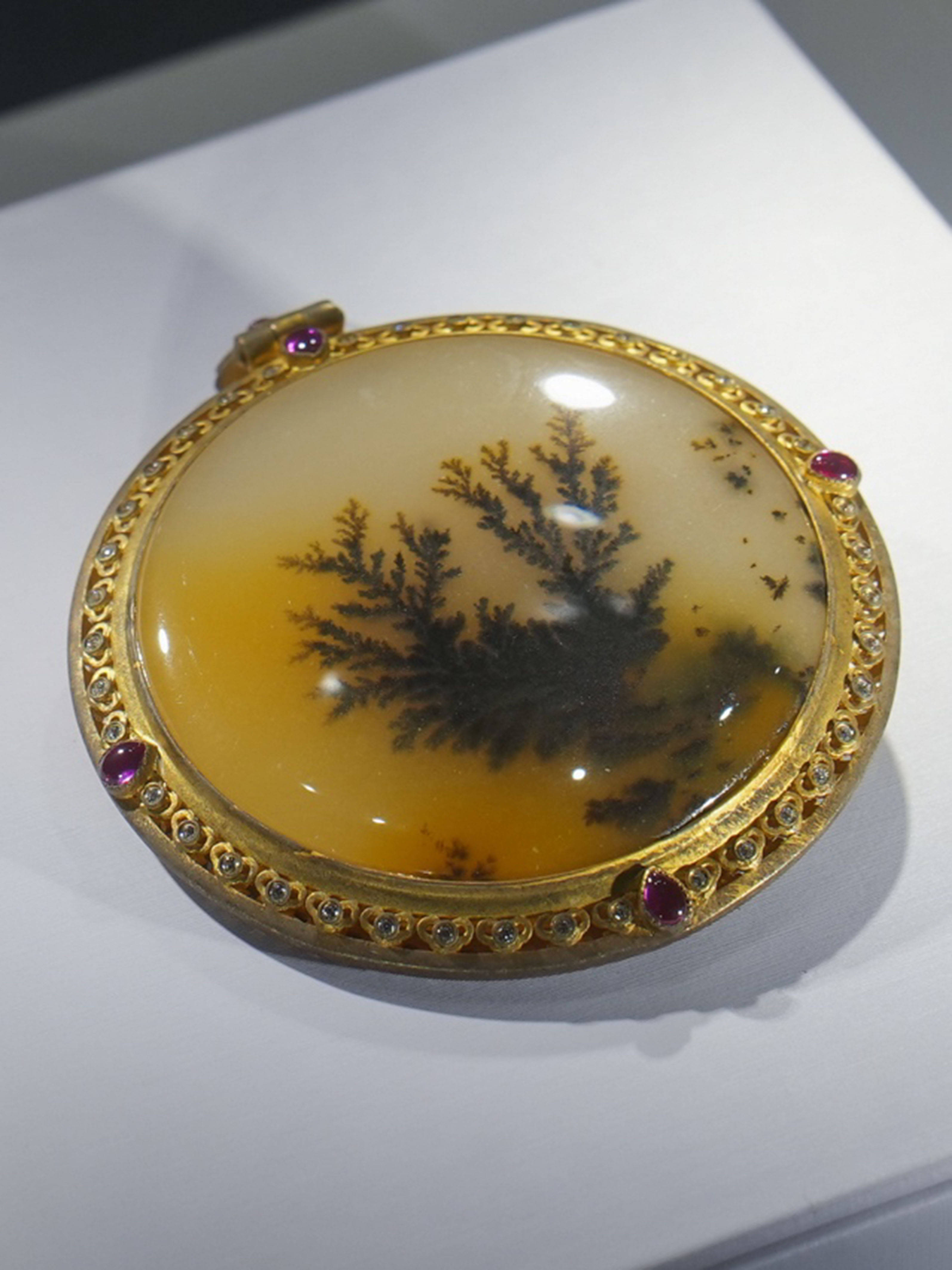 云南龙陵黄龙玉:深山藏宝玉,美玉出滇西