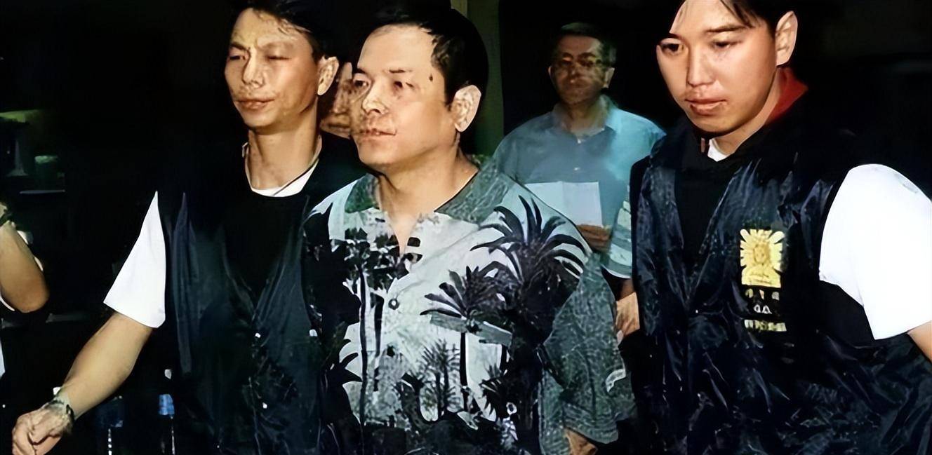 崩牙驹:澳门黑社会教父,警察司长都敢炸,入狱后何鸿燊保他免死_尹国驹