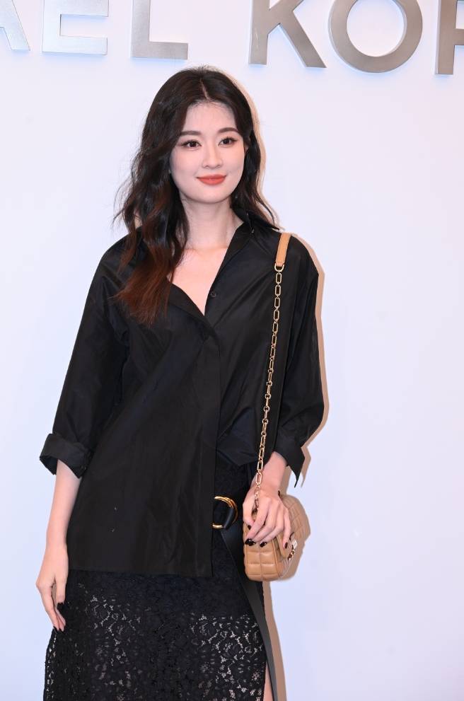 奚梦瑶乔欣任敏比美 檀健次白色西装优雅帅气-搜狐大视野-搜狐新闻