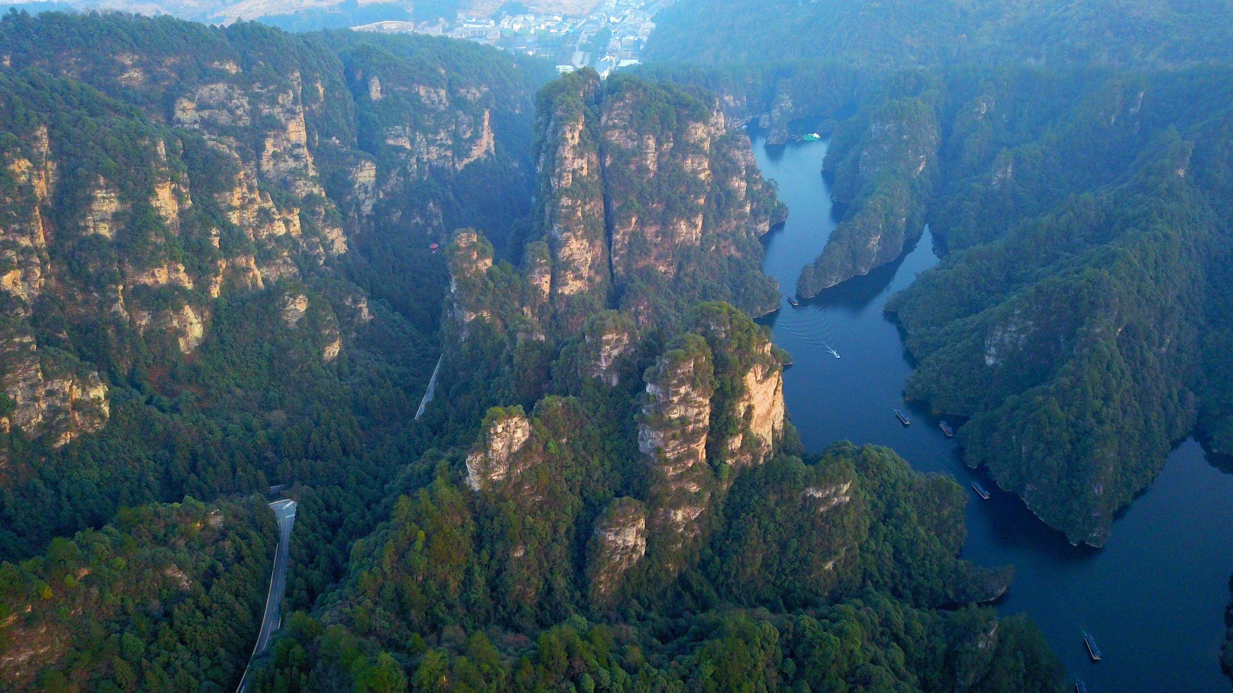 张家界宝峰湖图片图片