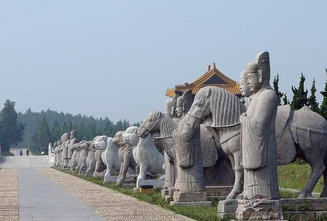 凤阳皇陵:为保住它高铁绕道多花2亿_朱元璋_开国皇帝_亲人