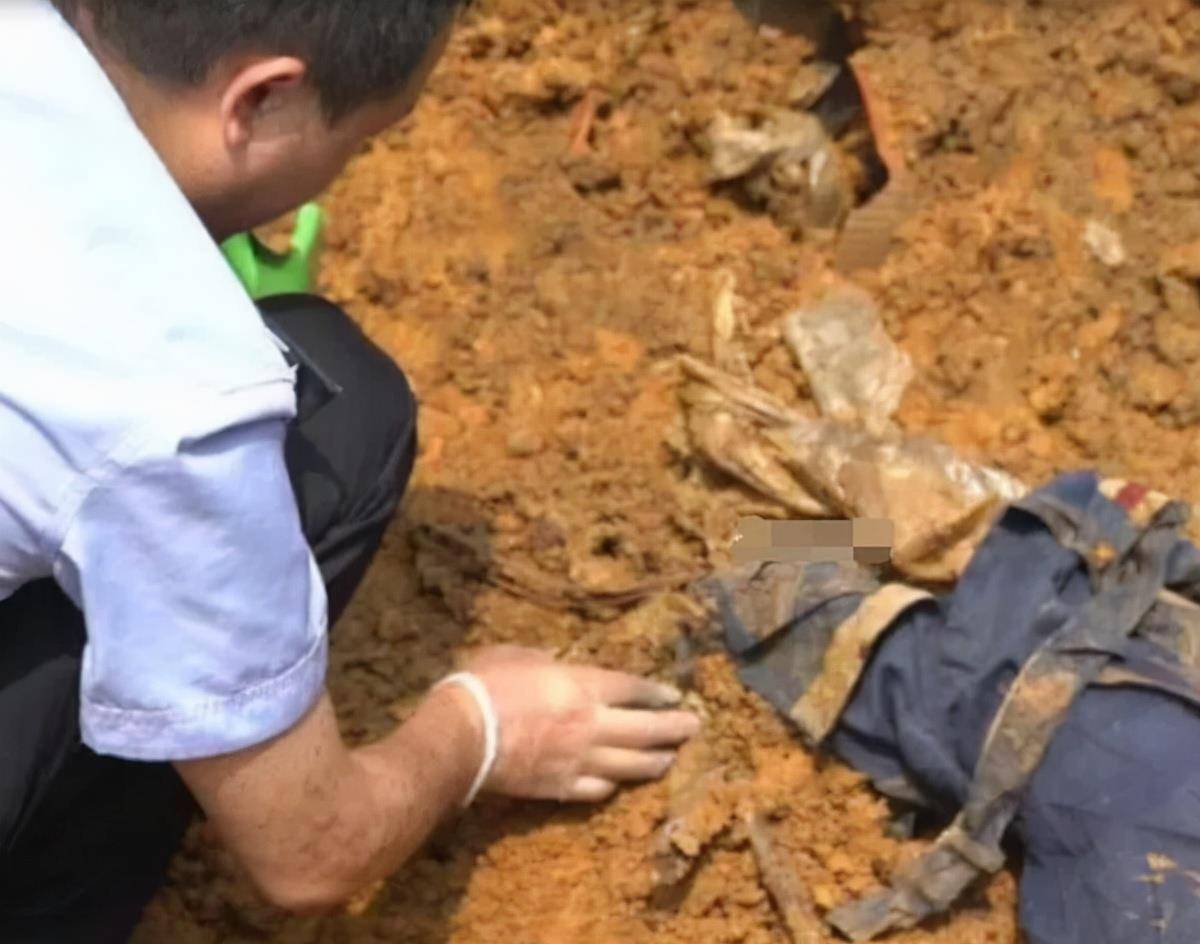 安州地窖埋尸案,男子触犯家规遭杀害,埋尸地窖十五年_李某_家人_警方