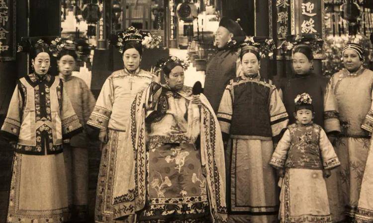 他荒淫如此,纵欲过度,19岁已算高寿_慈禧_皇帝_慈安