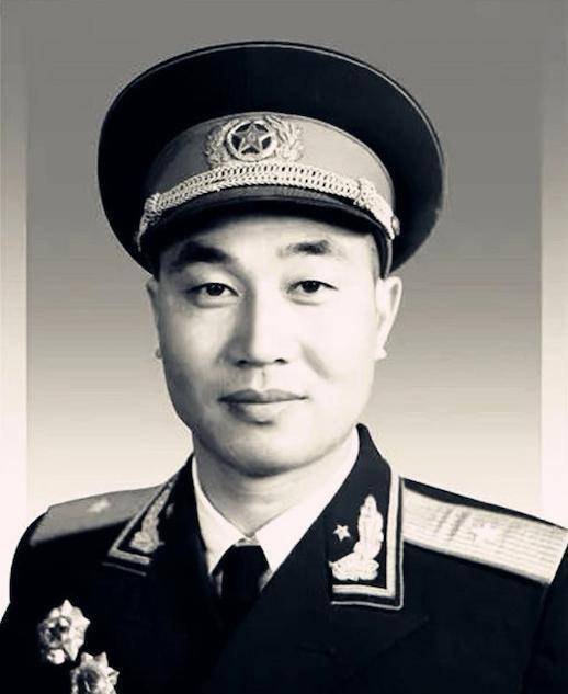 王六生,早在13岁是就背着父母参加了红军,这么大的孩子放现在小学还没