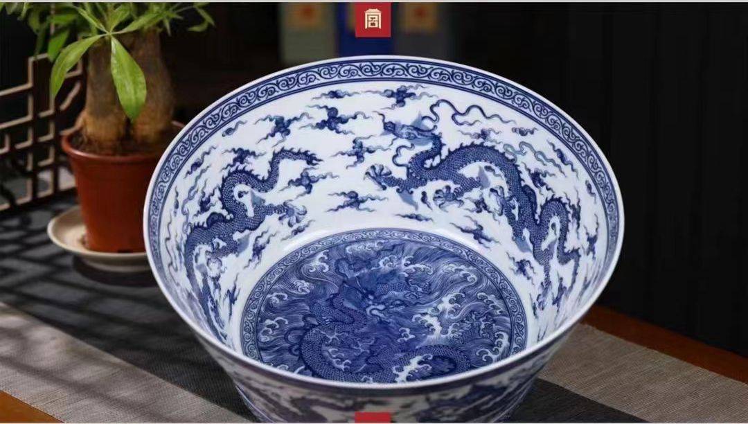 阳士琦大师创作 青花海水九龙纹大缸 景德镇青花瓷_故宫博物院_当代