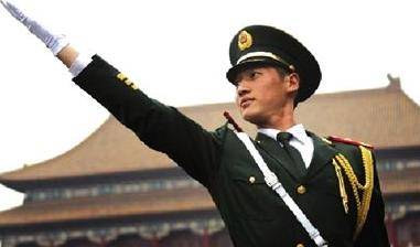 手高红甫:升旗6200次零失误,退伍后拒绝百万年薪留北京_天安门_国旗