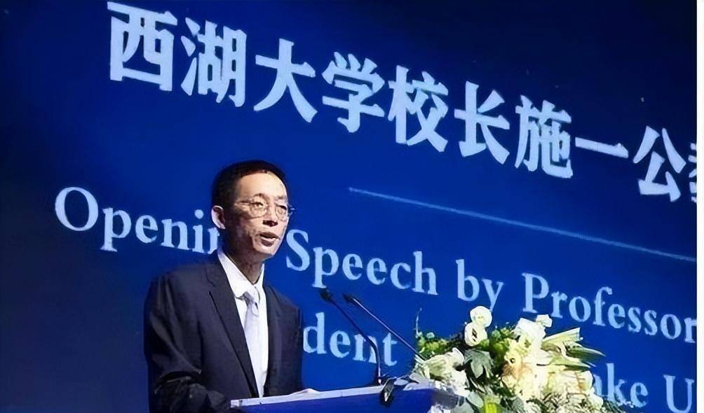 回国之后,施一公在他的母校清华大学任教.