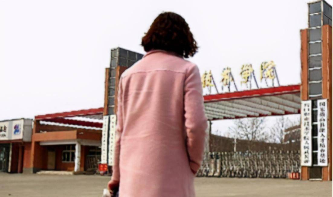 03年被人冒名顶替上大学的王娜娜,34岁再战高考,终