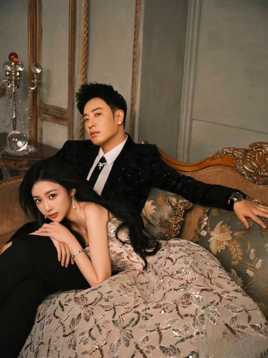 宣云和潘玮柏据说是在飞机上认识的,两人不仅外表相配,还都是温柔的人