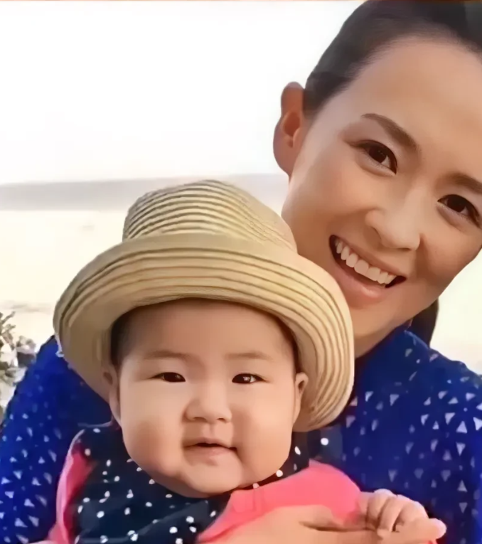 章子怡把汪峰唯一的儿子带走,手里抱着温暖的财富和地位!