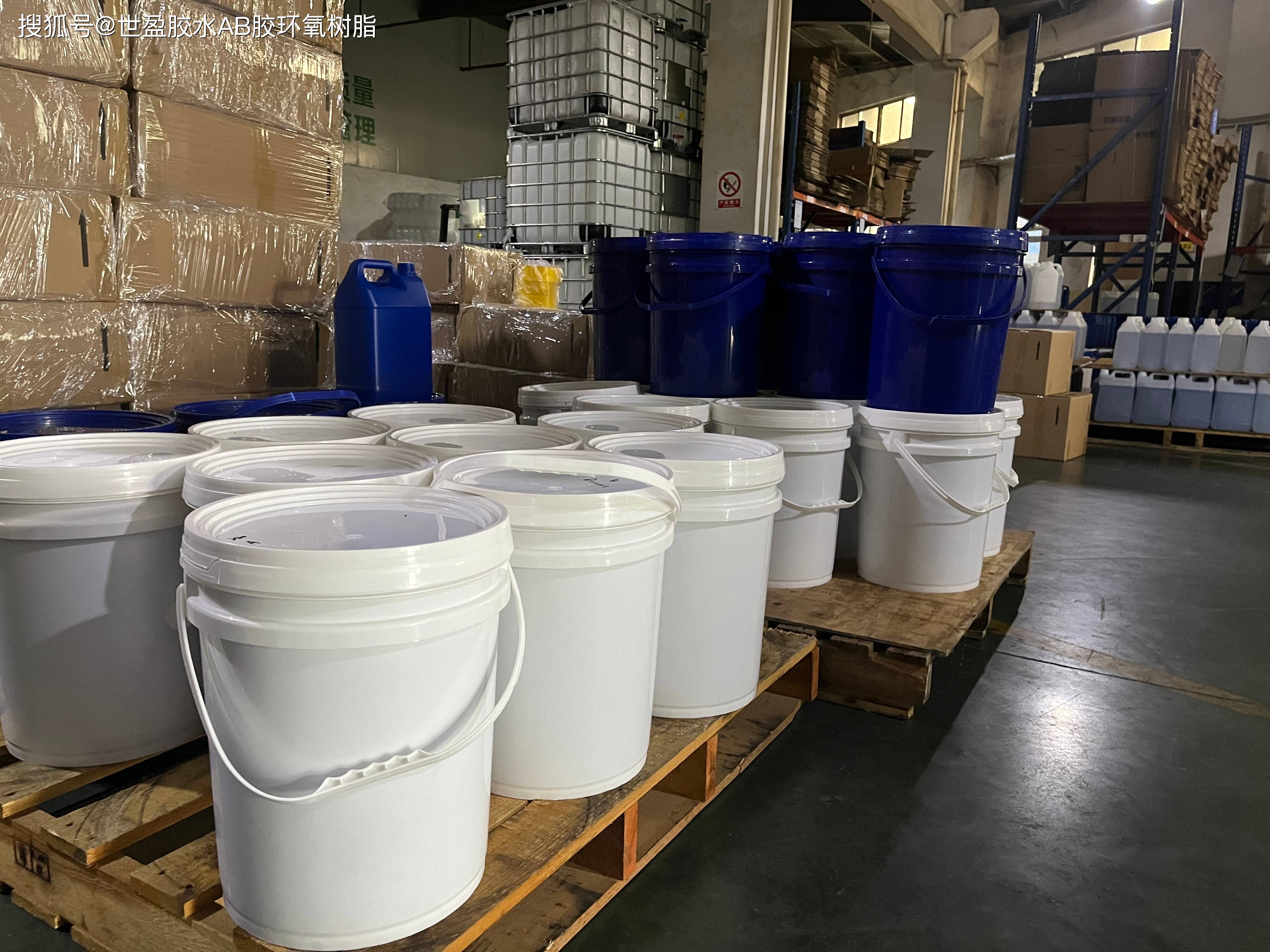 环氧树脂胶如何填充茶桌_的表面_胶体_裂缝