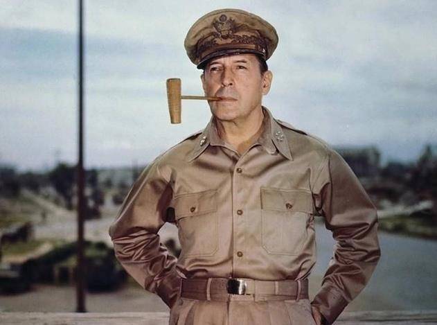 美国五星上将麦克阿瑟是怎样被解职的?为什么?_杜鲁门_战争_美军