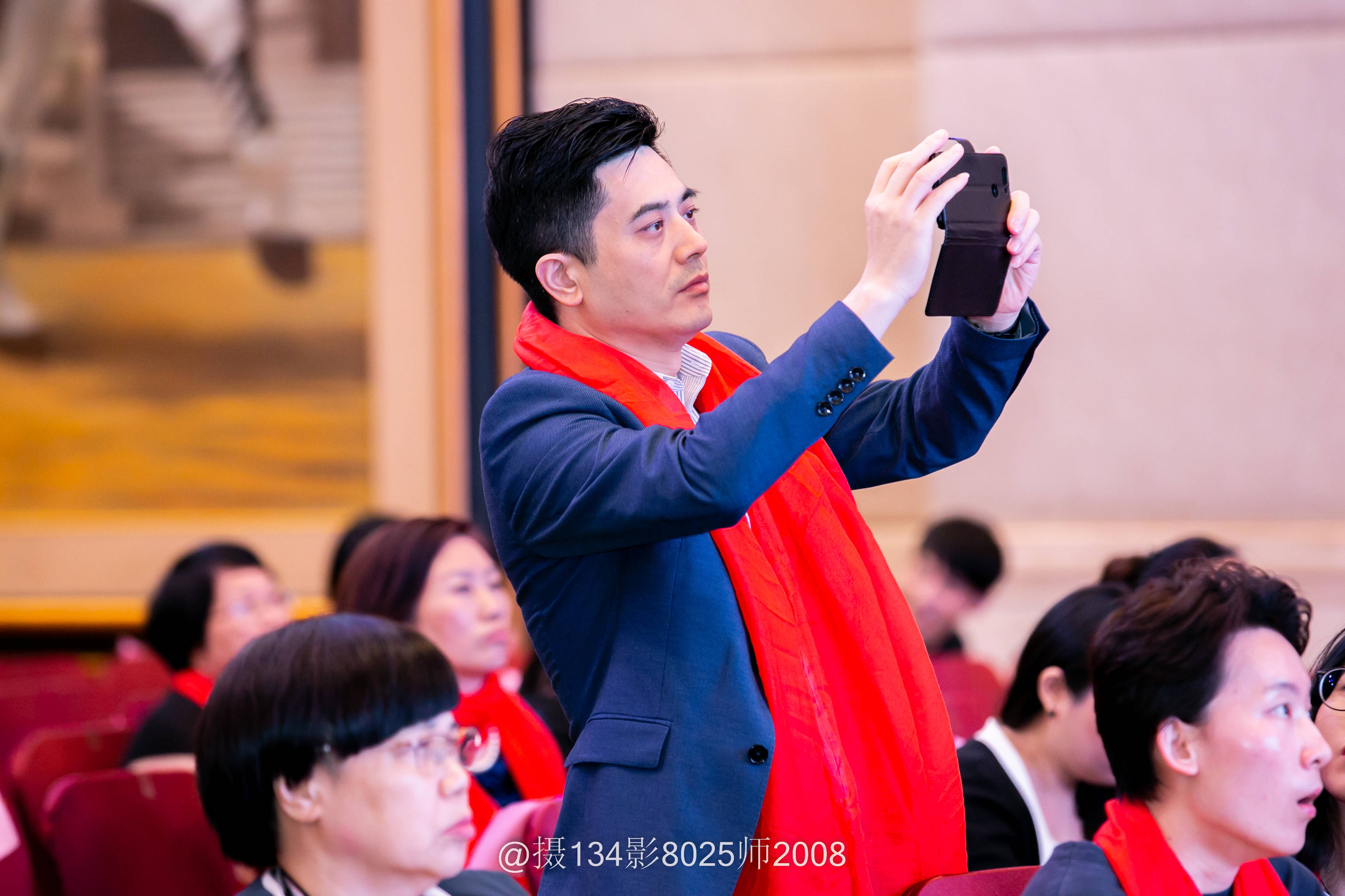 会议拍照有哪些构图?摄影师的独特视角_照片_议题_氛围