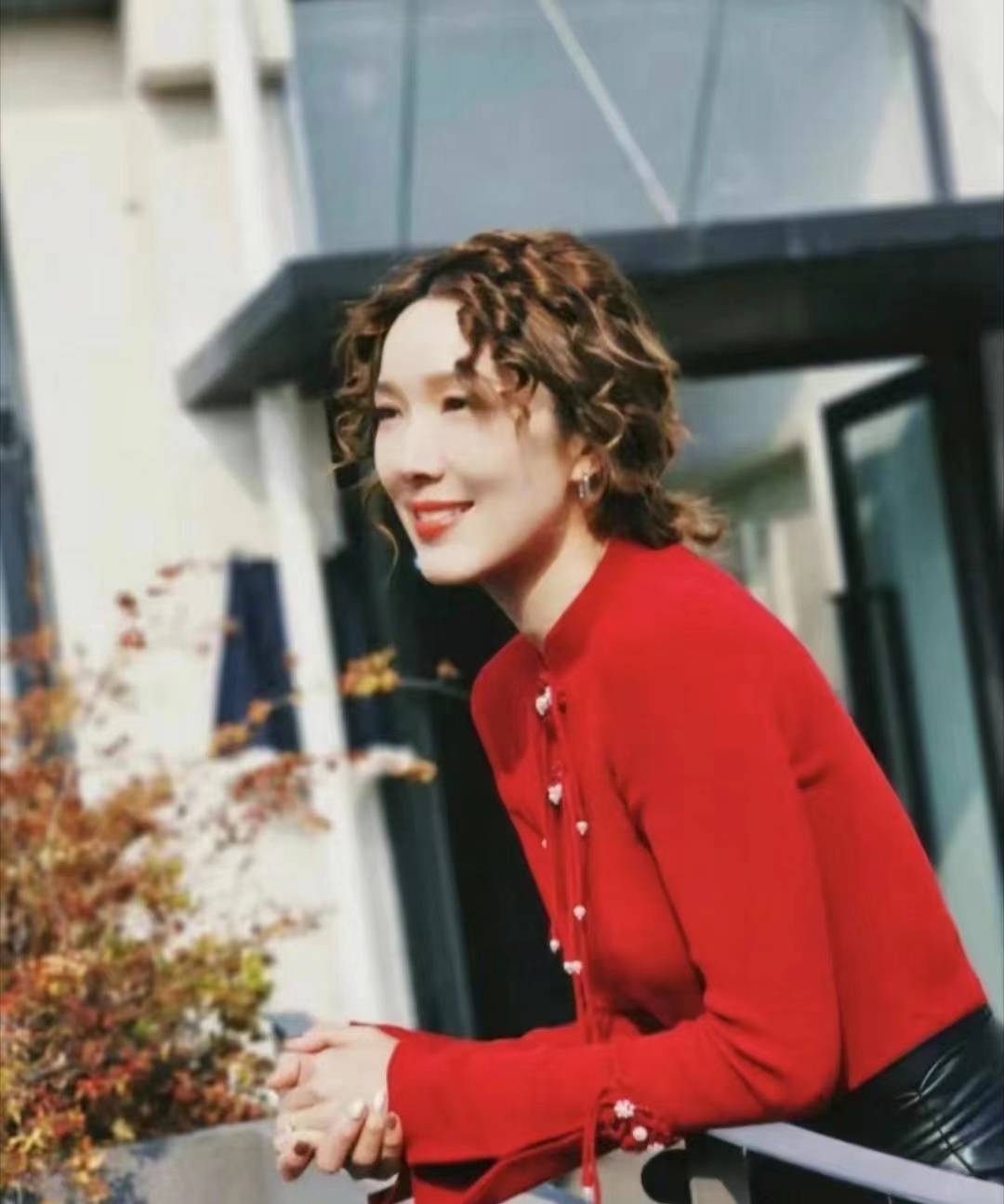 李亚楠逆龄美貌惊艳网友,与女儿共度幸福时光,王祖蓝!