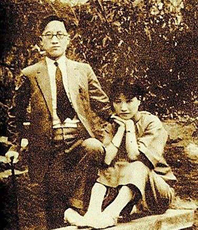 尽管三人都知道彼此间并无问题,但外界对林徽因与徐志摩的关系却持有