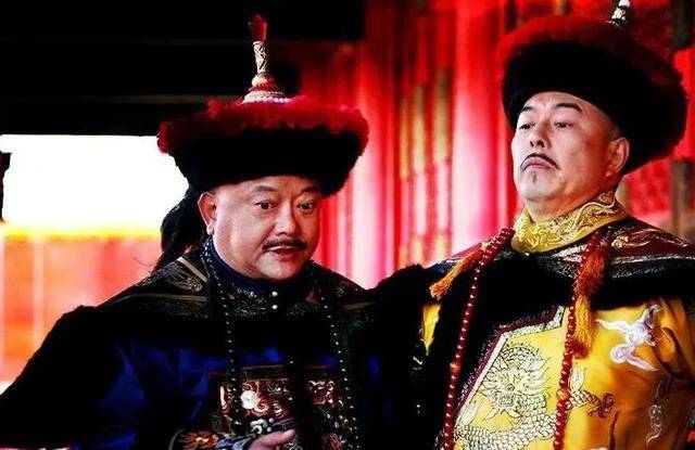 乾隆微服出巡,在路边算命,算完后刚走500米,乾隆:杀了算命的_江南