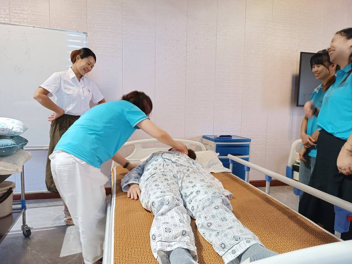 学习佛山中级家政服务养老护理员职业培训,不要错过这些培训机构