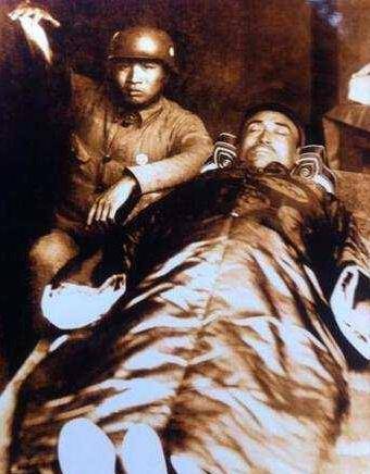 但我们只能狠下心,离开这帮