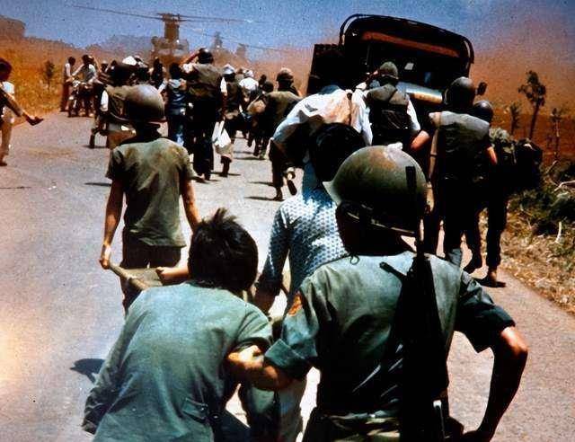 按理说,有这样的历史,越南应该对美国十分仇在越南战争期间,美国给