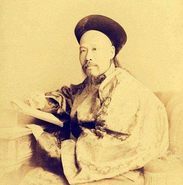 晚清重臣彭玉麟:人称"活阎王",一生专杀纨绔子弟,却无人敢动_曾国藩