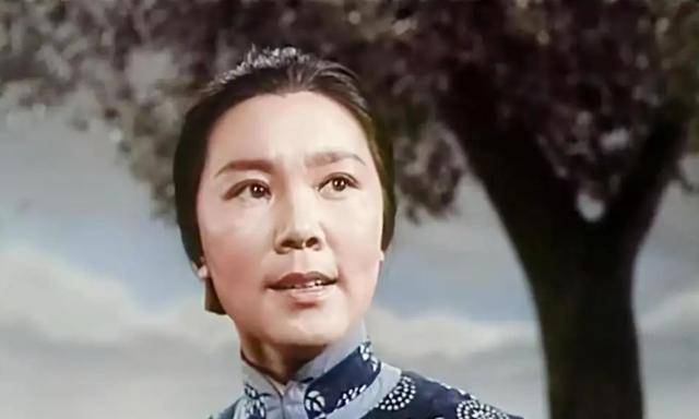 阿庆嫂扮演者洪雪飞:52岁车祸去世,丈夫以最好的方式