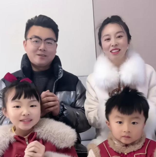 现在姚艺萱拍视频都能独立进行了.