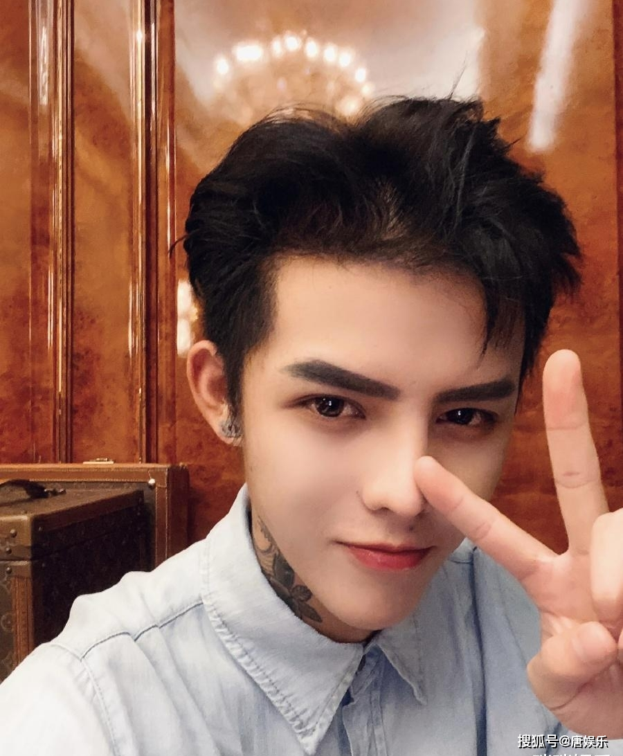 殷世航疑似新恋情曝光!网红傲娇美成为他的新女友!_何婧婧_传闻_爱情
