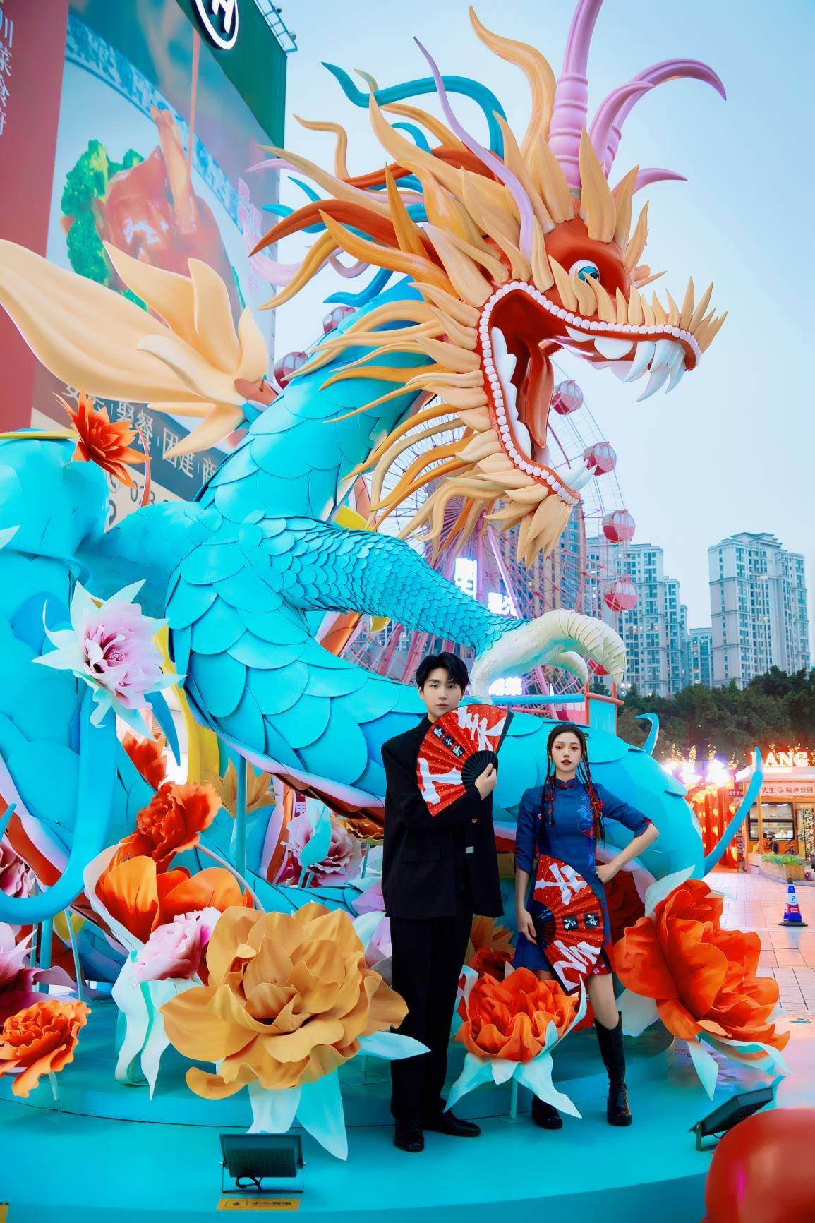 "顶流"重庆商圈消费"燃"起来_活动_游客_人气