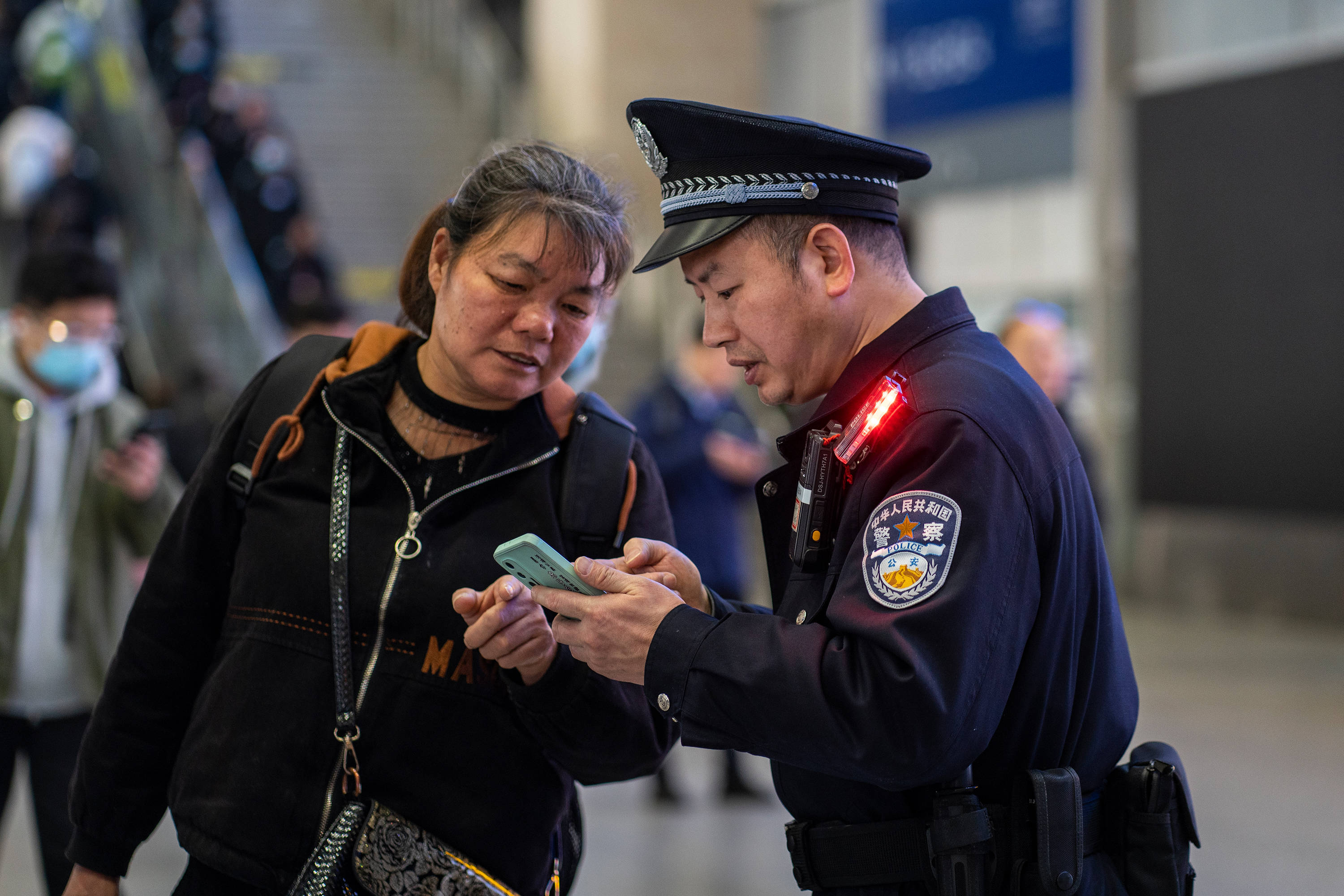 2024春运全国铁路公安民警"风采杯"纪实摄影大赛作品(十二)_旅客_工作