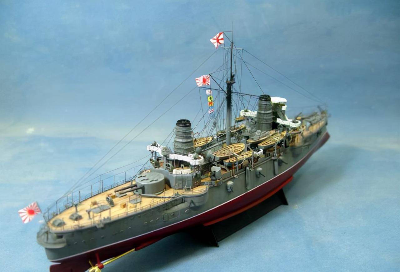 到了1894年甲午战争爆发后李鸿章曾提出转购智利海军所有新型军舰组成
